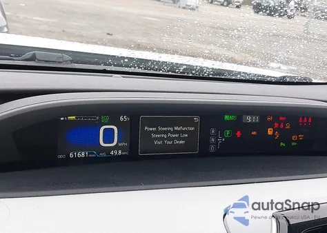 2018 Toyota Prius Three Touring z USA, uszkodzony, nr VIN JTDKARFU9J3549748